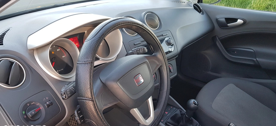 Seat Ibiza cena 15500 przebieg: 205000, rok produkcji 2011 z Wrocław małe 277